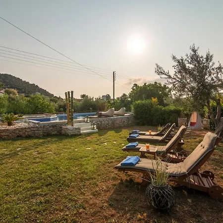 Villa34 Family Renew, Relax, Revitalise Agia Marina (Attica)